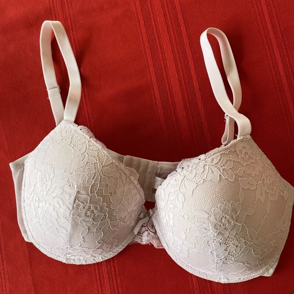 Laura Ashley Intimates & Sleepwear Laura Ashley Bra Size 38dd Beige Nude Lightly Padded Full